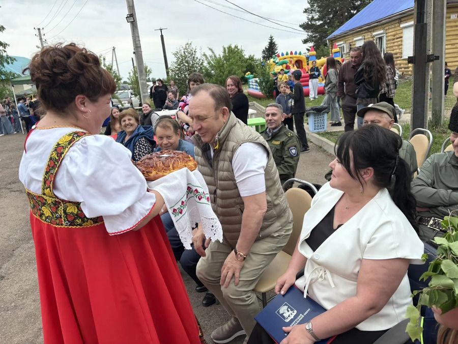 С любовью, к родной земле!