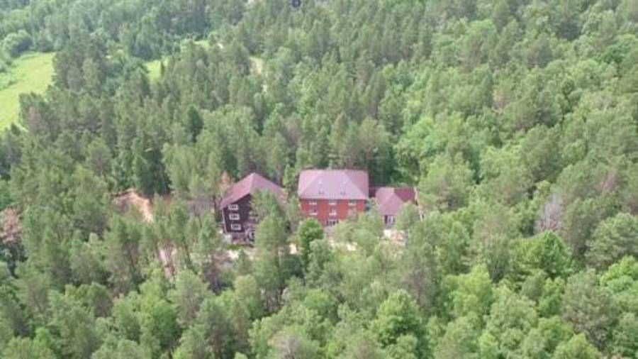 Суд вынес решение снести гостевой дом "Байкальская нерпа" в Листвянке