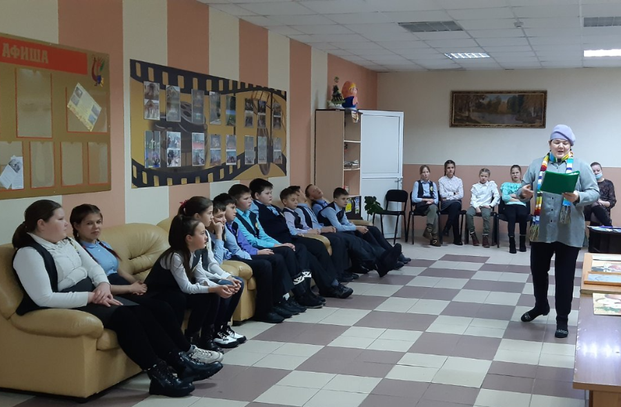 В Доме культуры Ревякина состоялась встреча школьников с местными художниками