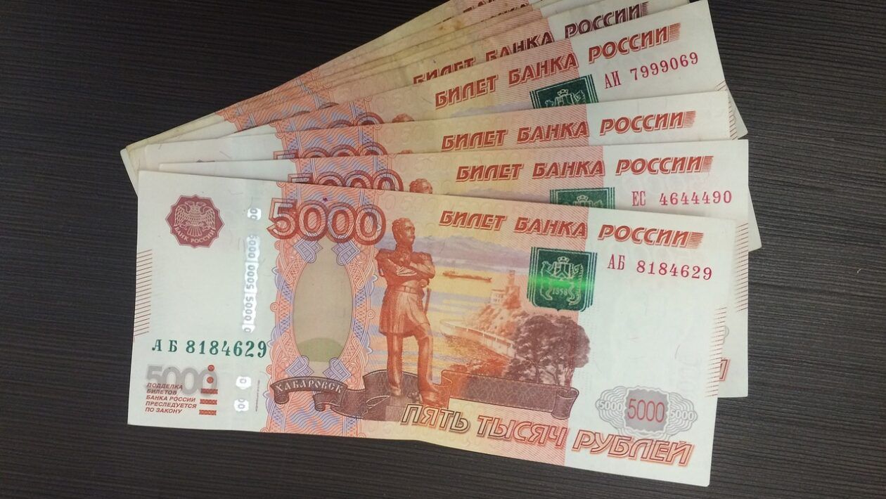В Хомутово на лесопилке попытались подкупить полицейского