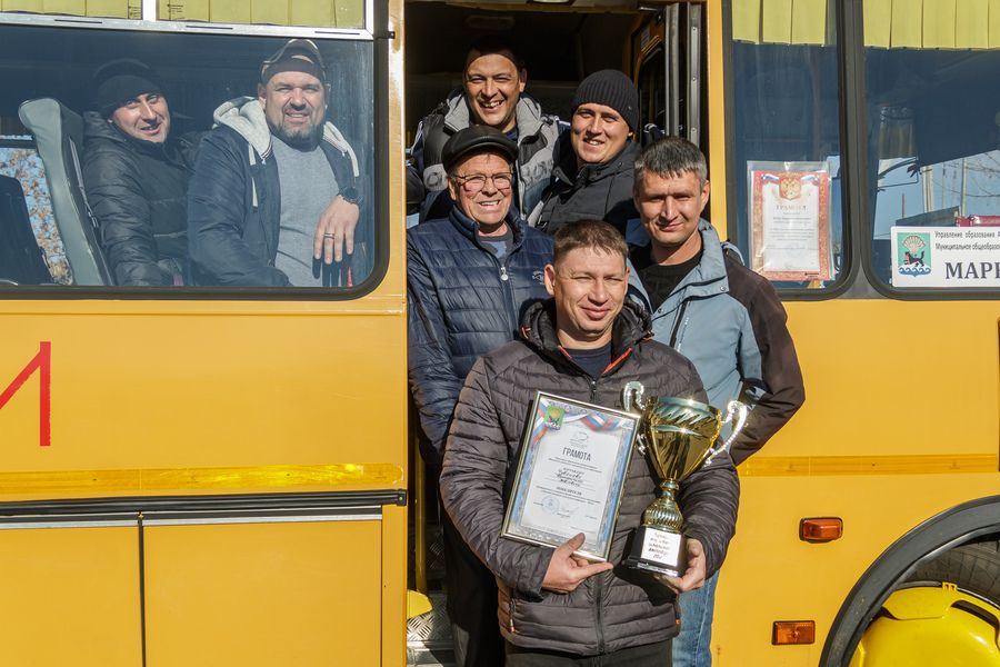 За рулём школьного автобуса