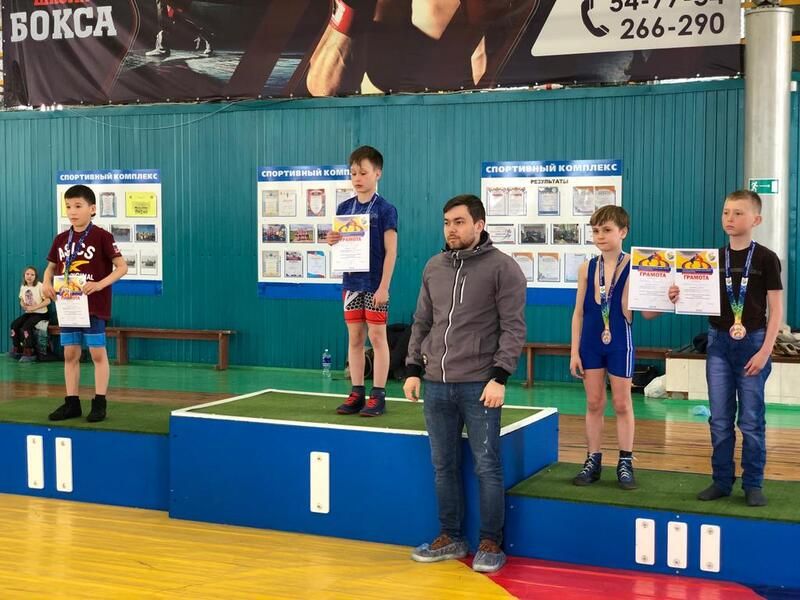 Открытое первенство по вольной борьбе состоялось в Хомутовском МО