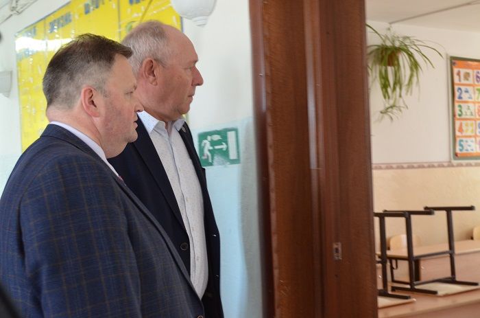 Капитальный ремонт школ в селах Никольск и Оёк будет проведен во время летних каникул