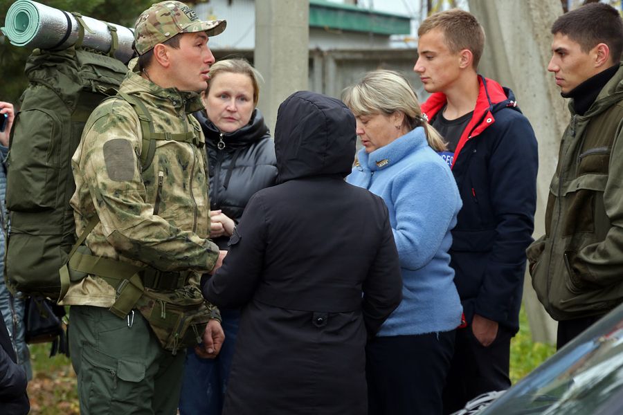 Своих не бросаем