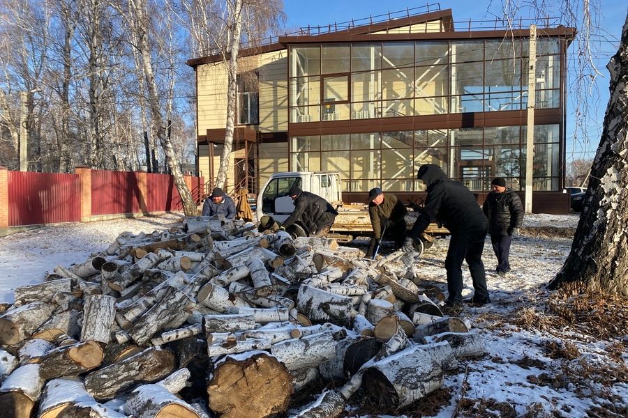 Активисты Молодежного помогли семьям участников СВО