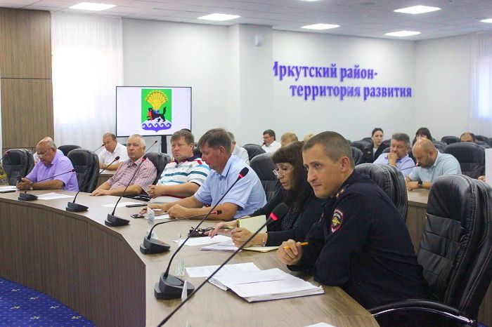 Сотрудники городского управления полиции провели рабочую встречу с главами муниципальных округов Иркутского района