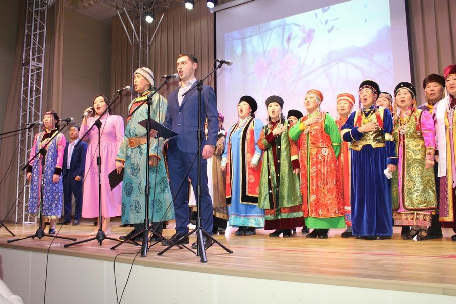 Жители Молодёжного МО отметили праздник «Белого месяца»