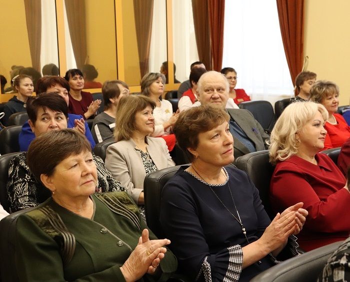 Государственные награды вручили лучшим педагогам Иркутского района