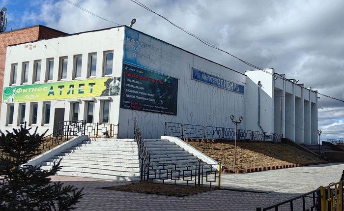Служба капстроительства Иркутского района проверила ход ремонта Дома культуры в селе Оёк