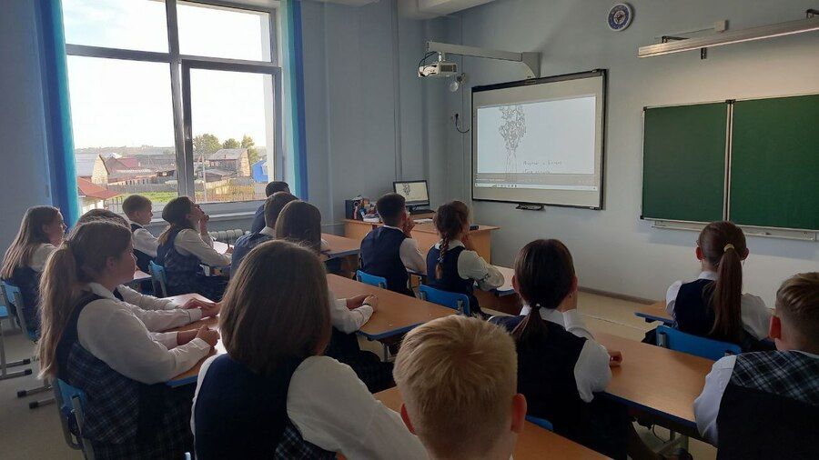 Памятные мероприятия ко Дню солидарности в борьбе с терроризмом прошли в Хомутовской СОШ №1