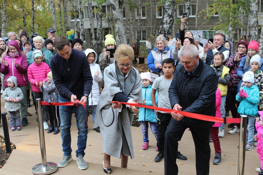 В посёлке Молодёжный состоялось открытие парковой зоны