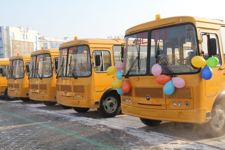 Три школы Иркутского района получили новые автобусы