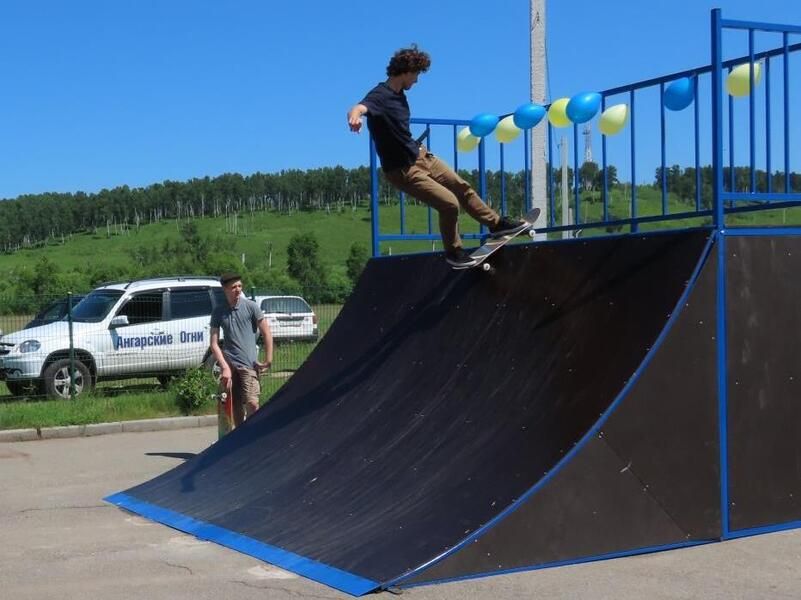 Первая в Хомутовском МО скейт-площадка открылась в деревне Талька