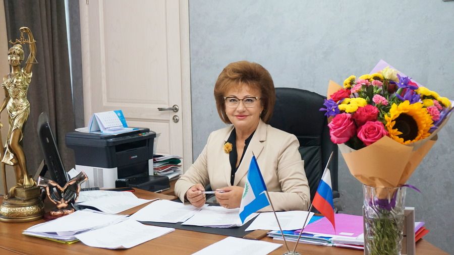 С профессиональным праздником!