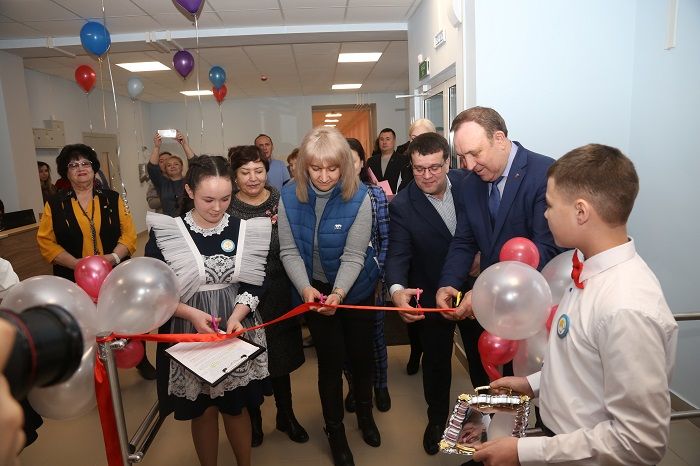 В селе Урик Иркутского района после капремонта открылась средняя школа