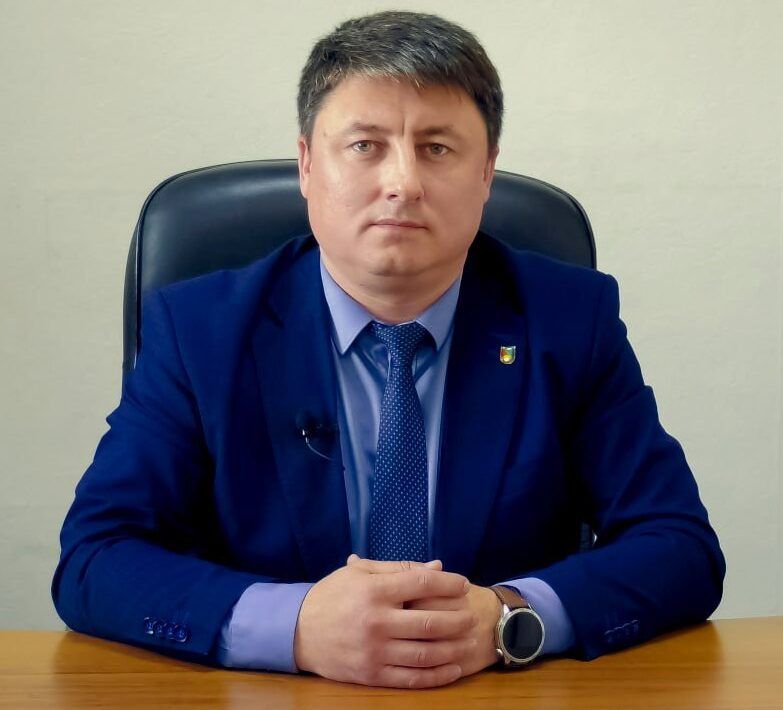 В отставку ушёл глава Хомутовского МО Василий Колмаченко