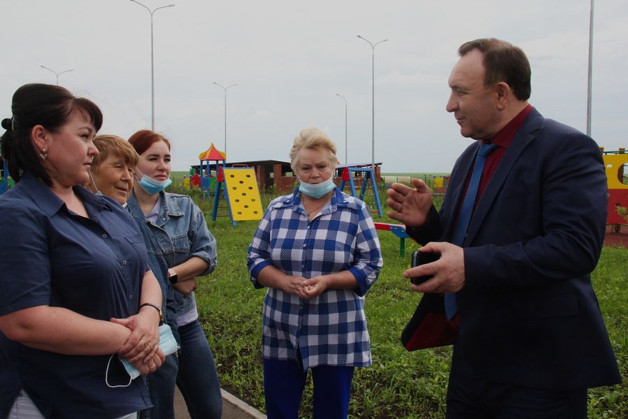 Леонид Фролов посетил детский сад в деревне Ревякина после открытия