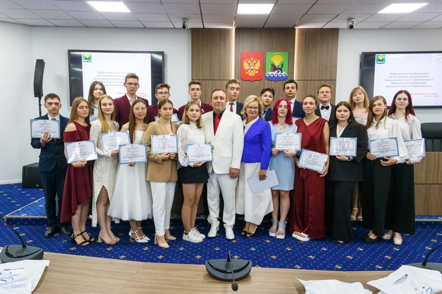 В добрый путь, выпускники!