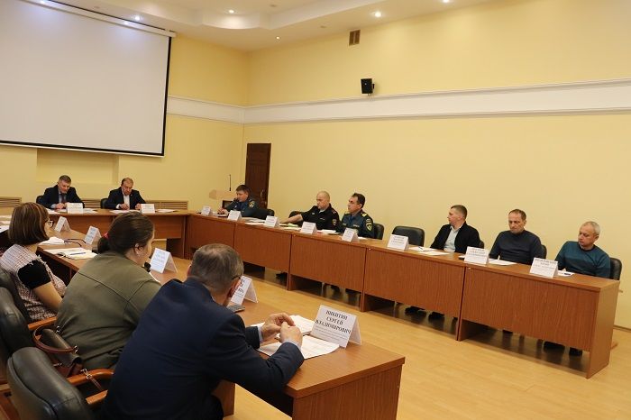 КЧС Иркутского района: выходить на лёд пока опасно!