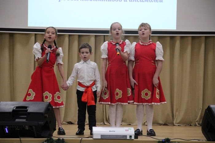 В Иркутском районе состоялся фестиваль школьных хоровых коллективов и вокальных ансамблей «Поющие сердца»
