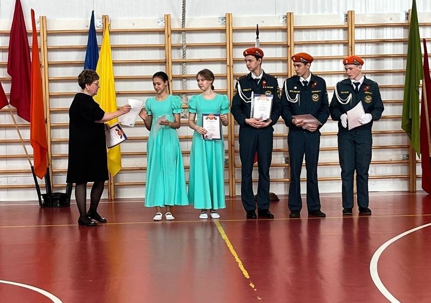 В Хомутовской школе № 1 состоялась церемония посвящения в кадеты
