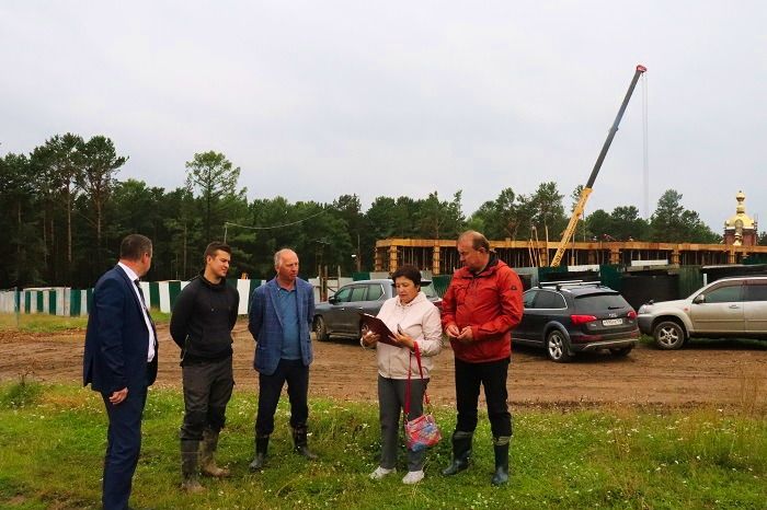 Группа общественного контроля #ЕстьРешение проверила ход строительства детского сада в поселке Большая Речка