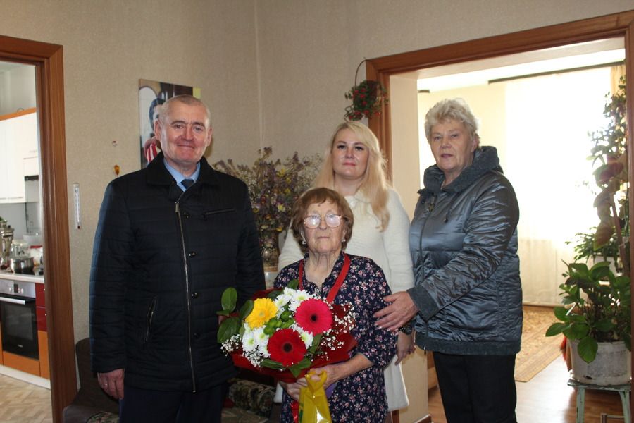 Жительница Молодёжного Пелагея Хамаганова отметила 90-летний юбилей