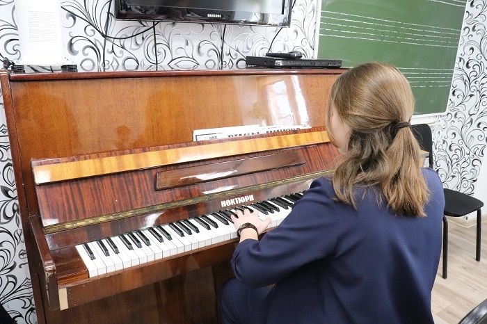 В селе Мамоны Иркутского района завершился капремонт школы искусств