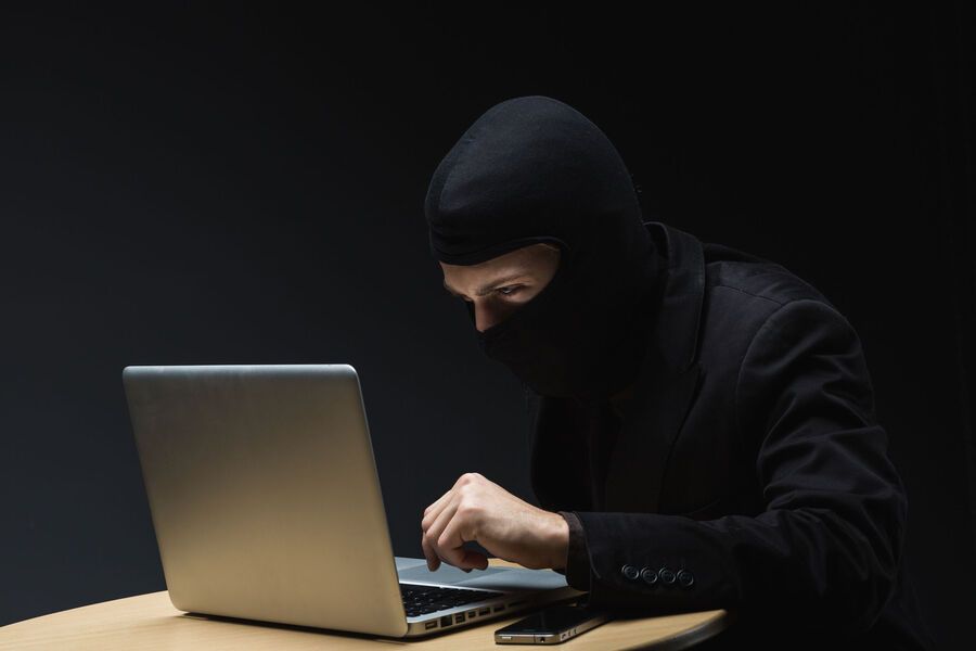 Администрация Иркутского района информирует о том, как распознать экстремистский материал в сети Интернет