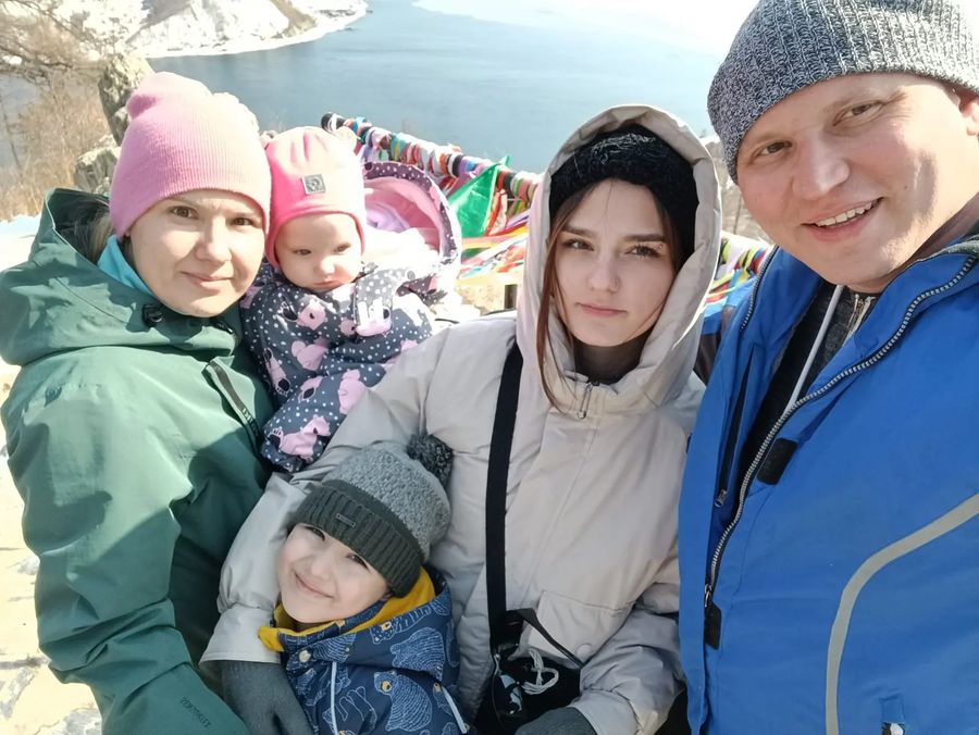 Трое в дружной семье, не считая кота