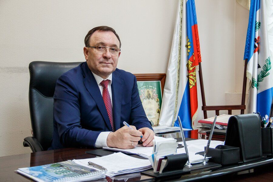 Поздравление Мэра Иркутского района Леонида Фролова с Днём Конституции
