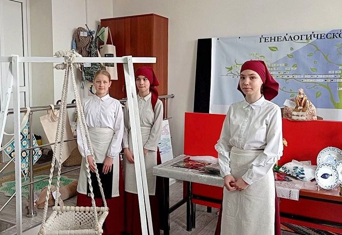 В школах Иркутского района проходят выставки детского творчества «Наполни душу красотой»