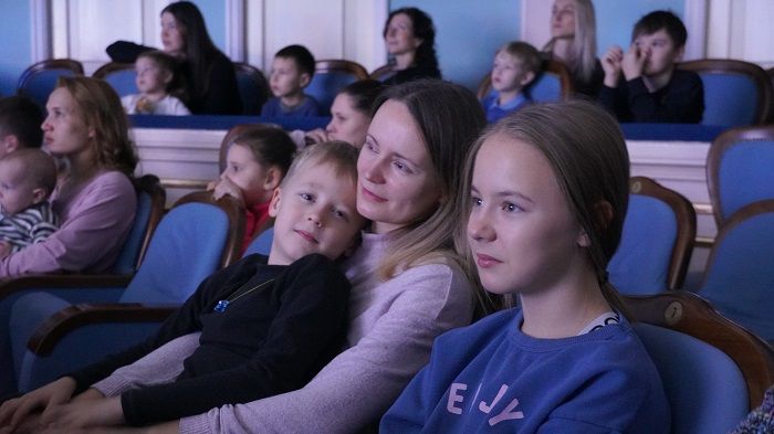 Фестиваль мультконцертов «Союзмультфильм» бесплатно посетили 400 детей из Иркутского района