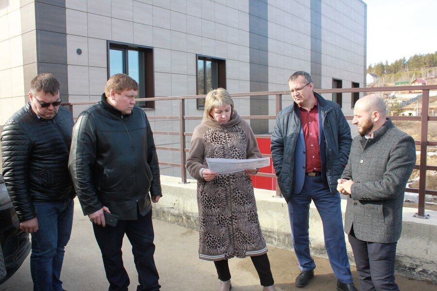 В Берёзовом состоялась встреча руководителей администрации с застройщиками школы на 1550 мест