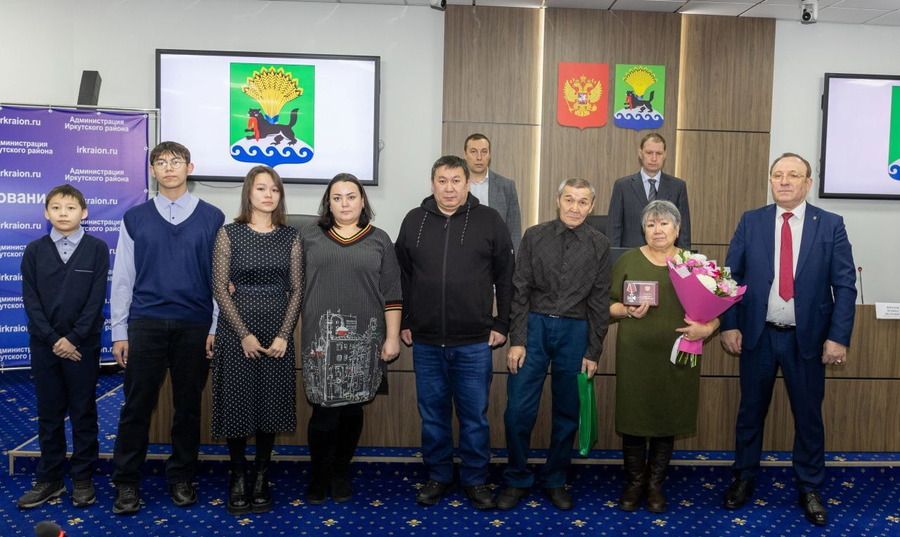 За отвагу и самоотверженность