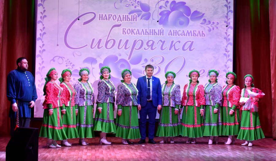 В наших сердцах мелодии звучат