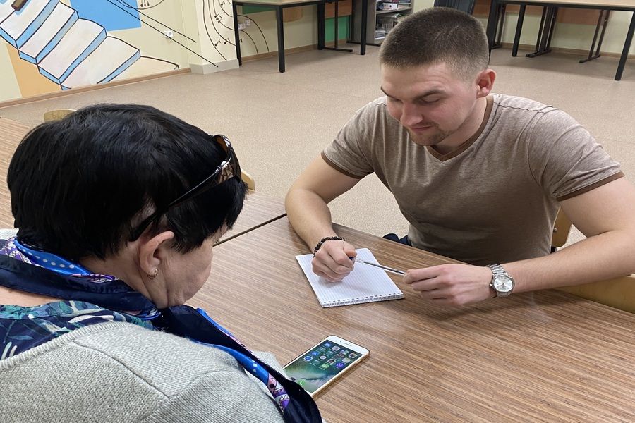 В Молодёжном МО прошло мероприятие «Освой свой гаджет»