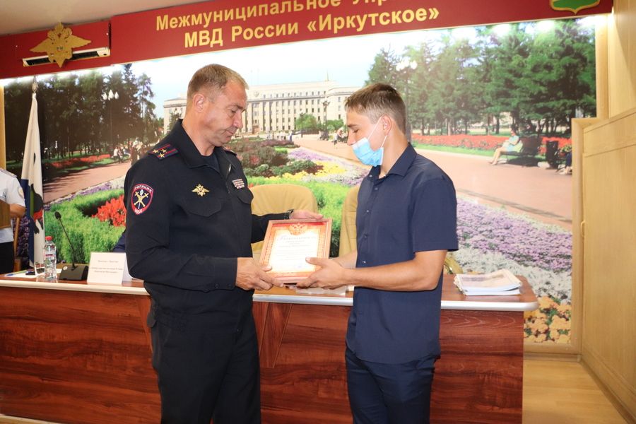 Четырех жителей деревни Бургаз поблагодарили за участие в спасении подростка