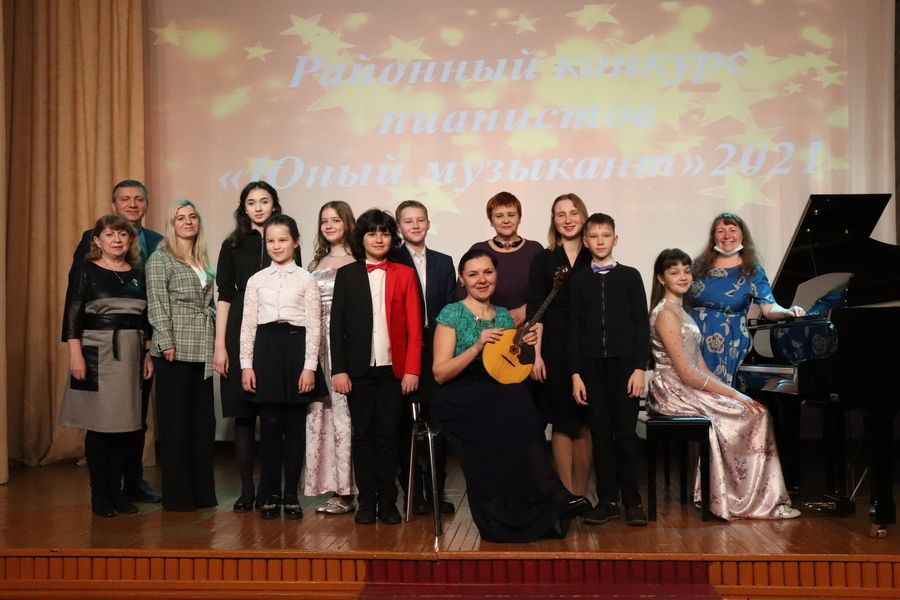 В Пивоварихе прошел ежегодный конкурс пианистов "Юный музыкант"